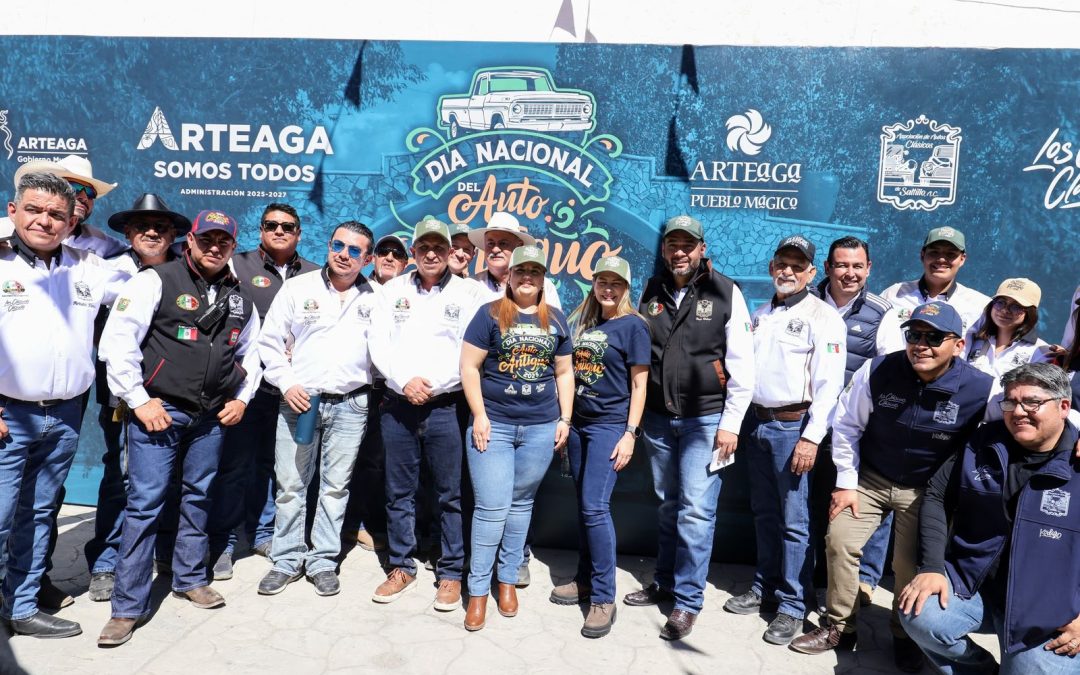 Celebra Arteaga Día Nacional del Auto Antiguo 2025