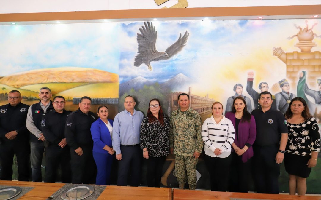 Se reúne Arteaga en mesa para la Construcción de la Paz