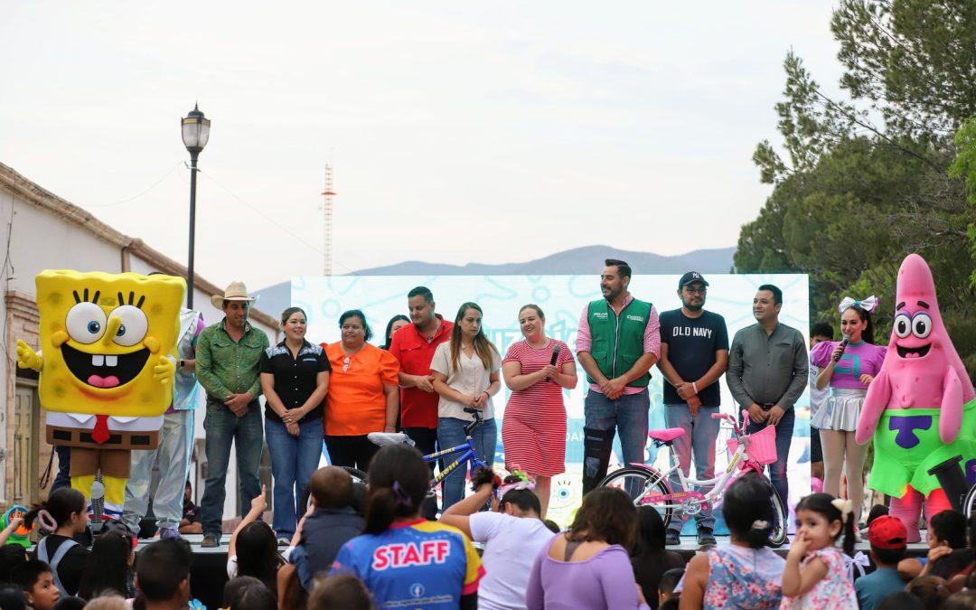 Celebra Arteaga en grande a niñas y niños