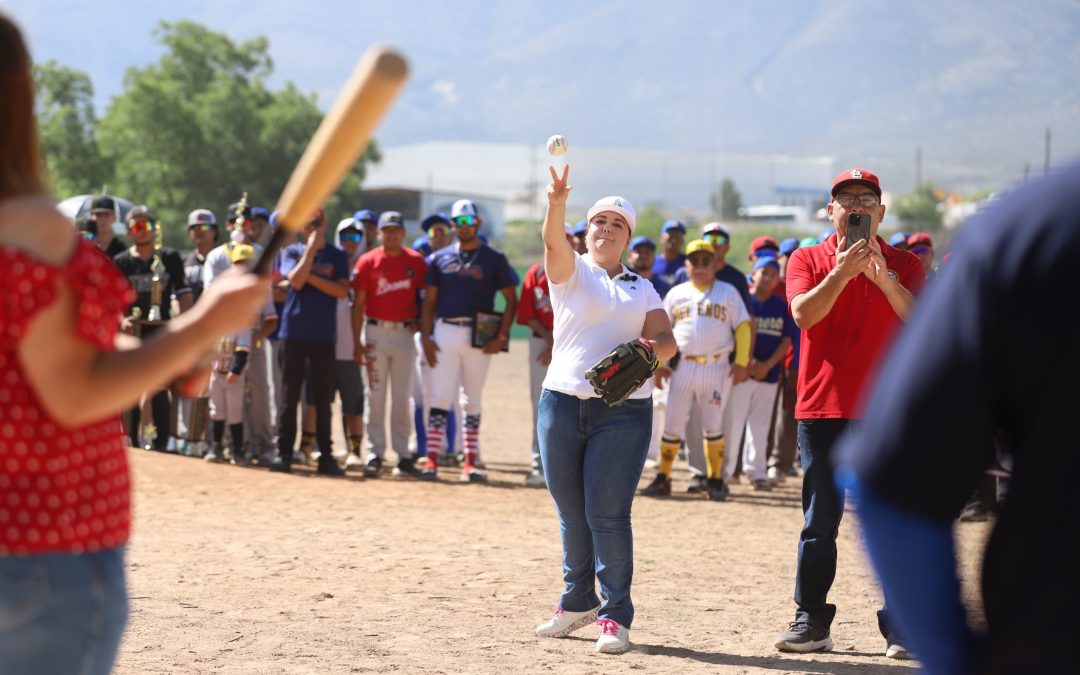 Impulsa Ana Karen Sánchez el deporte en Arteaga con arranque de la Liga Municipal de Beisbol