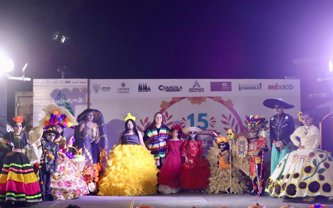 CONMEMORA ARTEAGA XV ANIVERSARIO DEL MUSEO DE LAS MOMIAS CON ALTAR A LUIS HORACIO SALINAS Y DEVELACIÓN DE PLACA