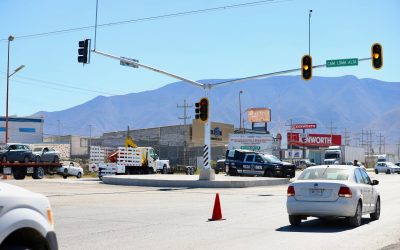 ENTREGA ALCALDESA NUEVO SEMÁFORO EN LIBRAMIENTO FLORES TAPIA Y CAMINO A LOMA ALTA