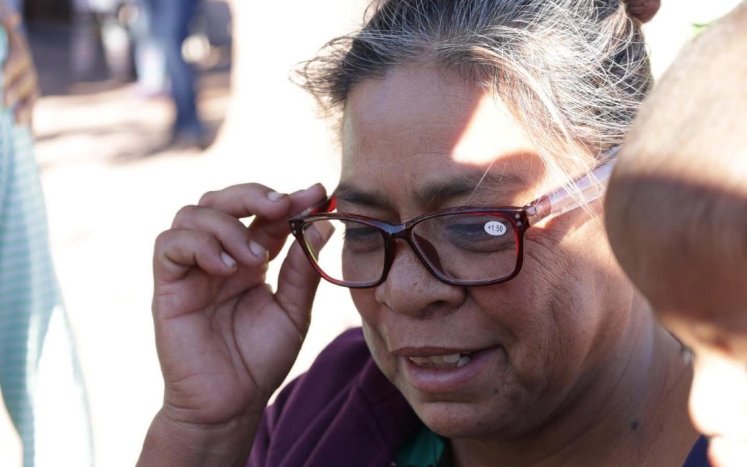 Lanza DIF Parras campaña de lentes gratuitos para vista cansada